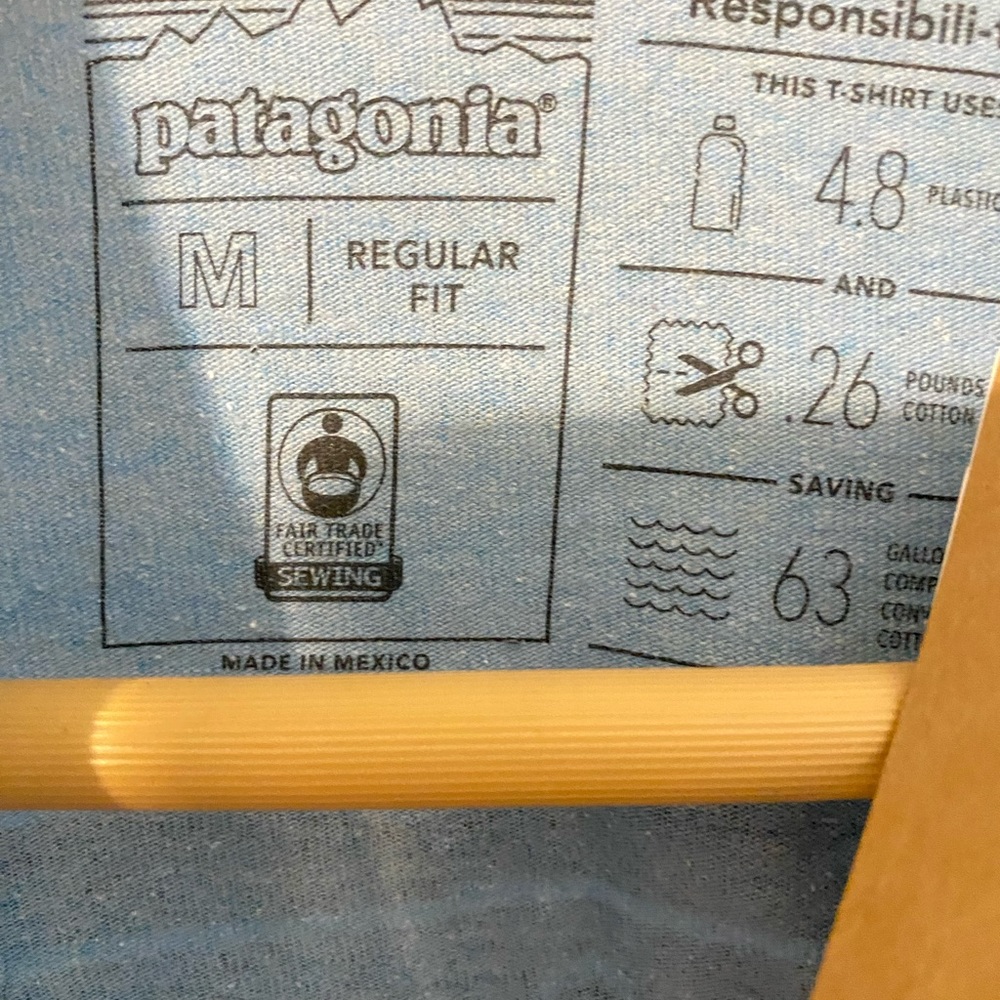 Patagonia Line Ridge Logo light blue pocket Responsibili-tee NWT sz Medi… - Picture 4 of 5